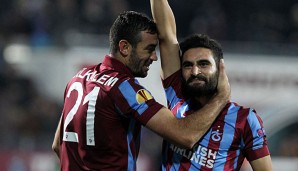 Bei Trabzonspor spielt unter anderem der Ex-Münchener Mehmet Ekici (r.)