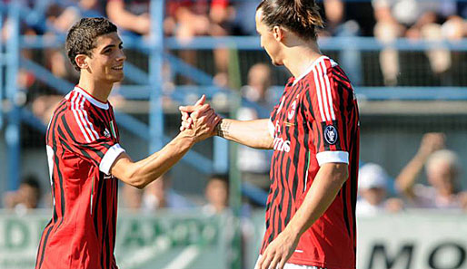 Mattia Valoti (l.) spielt zusammen mit Zlatan Ibrahimovic beim AC Milan