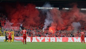 Die Fans zündeten wieder einmal Pyro auf den Rängen