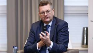 Reinhard Grindel hat sich zu festen Aufstiegsplätzen in Regionalligen geäußert