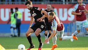 Energie Cottbus muss trotz einer 3:0-Halbzeitführung um den Aufstieg zittern.