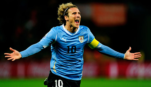 Diego Forlan ist heiß auf das Duell gegen Deutschland