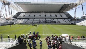 In diesem Stadion soll im Sommer die Weltmeisterschaft eröffnet werden