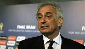 Vahid Halilhodzic und sein Team werden von eigenen Sicherheitskräften begleitet