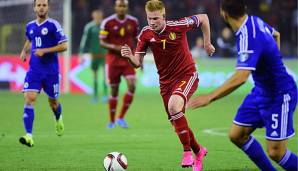 Kevin De Bruyne am Ball im Trikot von Belgien