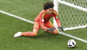 Guillermo Ochoa: Zeigte einige Pflicht-Paraden, ehe er den Freistoß von Kroos mit den Fingerspitzen grandios an die Latte lenkte. Insgesamt musste er neun Mal eingreifen. Note: 2.