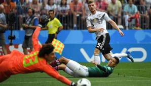 Timo Werner: Gleich zu Beginn mit einer guten Möglichkeit, dann lange abgemeldet. Hatte für seine Läufe in die Tiefe nach dem Rückstand keinen Platz mehr. Ging kurz vor Schluss angeschlagen runter. Note: 5.