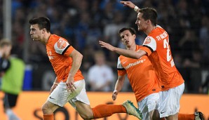 Jerome Gondorf (l.) brachte seine Mannschaft mit dem Treffer zum 3:1 in die Verlängerung