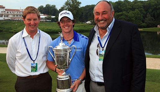 Rory McIlroy (M.) hat sich von seinem Manager Andrew Chandler (r.) getrennt