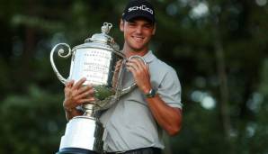 Martin Kaymer im Jahr 2010 mit der Wanamaker Trophy.