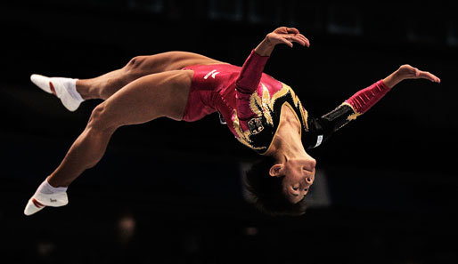 Oksana Chusovitina holt die Silber-Medaille im Sprung bei der WM in Tokio