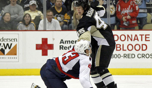 Jay Beagle (l). macht den Abraham! Klar, dass er da verliert