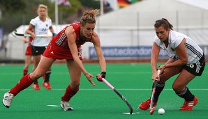 Julia Müller (r.) erzielte einen Treffer im Spiel gegen die Niederlande