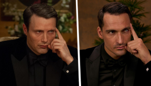 Gegen Mads Mikkelsen alias "Le Chiffre" behielt 007 in "Casino Royale" noch die Oberhand, gegen BVB-Abwehrchef Mats Hummels (r.) wären wir uns nicht so sicher: Der neueste Bond-Streifen "Keine Zeit zu sterben" kann kommen!