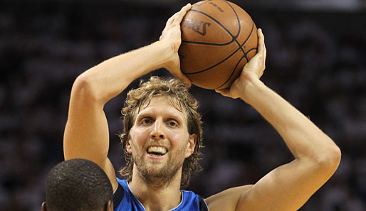 Bundestrainer Bauermann erwartet von Dirk Nowitzki eine Entscheidung bezüglich der Basketball-EM