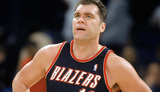 Litauens Basketball-Legende Arvydas Sabonis eröffnete den Dribbel-Marathon