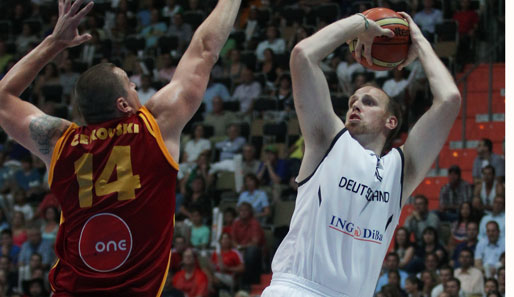 Der deutsche Nationalspieler Chris Kaman will im Falle eines Lockouts weiterhin nach Europa