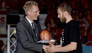 Jan Pommer (l.) hat bestätigt, dass der Videobeweis frühestens nächstes Jahr eingeführt wird