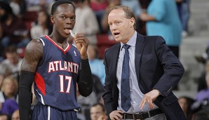 Dennis Schröder spielt bei den Hawks unter Head Coach Mike Budenholzer