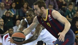 Marcelinho Huertas (r.) und der FC Barcelona sind in der Euroleague weiter ungeschlagen