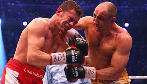 Arthur Abraham (r.) schickte Robert Stieglitz in der sechsten Runde auf die Bretter