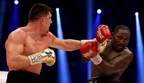 Marco Huck besiegte Ola Afolabi durch technischen K.o.