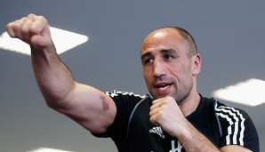 Arthur Abraham tritt im Vorfeld des Kampfes von Manny Pacquaio auf