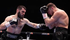 Boxer Adam Deines (r.) ist beim Griff nach dem Weltmeister-Titel im Halbschwergewicht gescheitert.