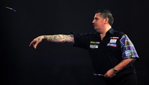 Gary Anderson setzte sich knapp gegen Steve Beaton durch