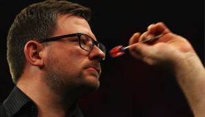 James Wade (England): Obwohl The Machine an einer bipolaren Störung leidet, stand er bereits drei Mal im WM-Halbfinale. Nach seinem Wechsel zur PDC kündigte der heute 35-Jährige 2006 seinen Job als KFZ-Mechaniker und wurde Profi.