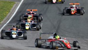 Bei der Formel 4 muss das US Racing-Team um ihre Siege bangen