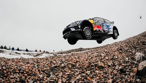 Sebastien Ogier "fliegt" auch in Schweden der Konkurrenz davon