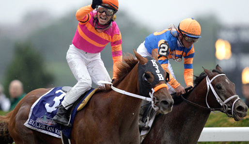 Jockey Jose Valdivia Jr. feiert den Sensationssieg von Ruler On Ice beim Belmont Stakes