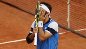 Jeu, set et match, Giustino! Der Italiener Lorenzo Giustino besiegte bei den French Open den Franzosen Corentin Moutet mit 0:6, 7:6 (9:7), 7:6 (7:3), 2:6, 18:16! 6:05 Stunden dauerte der Spaß über zwei Tage verteilt.