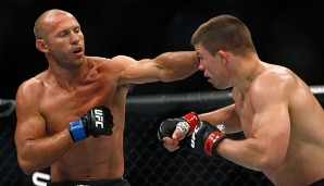 Donald Cerrone (l.) gewann seinen letzten Kampf bei UFC 202 gegen Rick Story