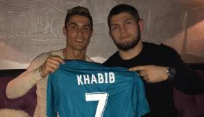 Khabib Nurmagomedov und Cristiano Ronaldo telefonieren "fast täglich", erklärte der UFC-Star (r.).