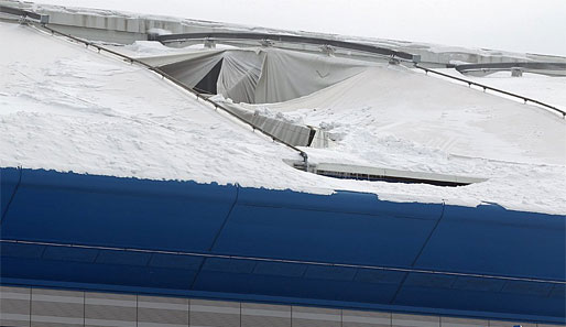 Aufgrund dieses Lochs in der Veltins-Arena musste die Biathlon-Party verschoben werden