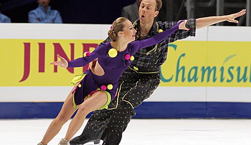 Nelli Zhiganshina und Alexander Gazsi führen in ihrer Heimathalle in Oberstdorf