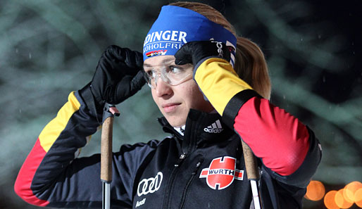 Magdalena Neuner nahm ihr Debakel im Stehendschießen ironisch und will nun im Sprint wieder angreifen