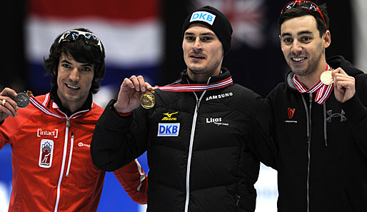 Robert Seifert (m.) hat den Shorttrack-Weltcup in Nagoya völlig überraschend gewonnen