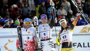 Sag zum Abschied leise "Servus": Maria Höfl-Riesch (M.) denkt ans Karriereende 2014