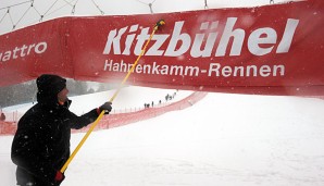 Die Abfahrt am Hahnenkamm war aufgrund der widrigen Witterungsverhältnisse in Gefahr