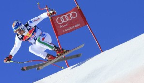 26.1.2013: Peter Fill rutschte in der Steilhang-Ausfahrt zu weit nach außen und überschlägt sich auf jener Begrenzung, wo Bode Miller einst spektakulär entlang fuhr, vogelwild. Fill bleibt allerdings unverletzt.