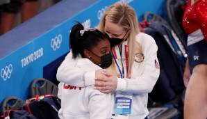 Simone Biles ist beim olympischen Mannschafts-Finale in Tokio nach dem ersten von vier Geräten ausgeschieden.