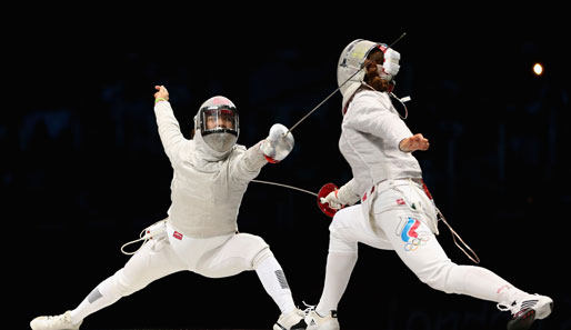 Kim Jiyeon (l.) setzte sich im Finale gegen Sofia Welikaja aus Russland durch