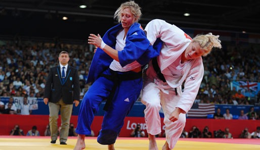 Kayla Harrison (r.) gewann das Finale gegen Gemma Gibbons (l.)