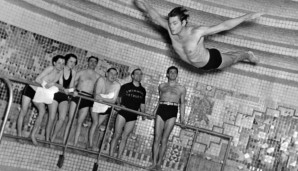 Johnny Weissmüller gewann bei Olympia 1924 und 1928 insgesamt fünf Goldmedaillen