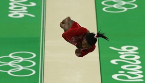 Simone Biles holte bereits mit dem Team die Goldmedaille