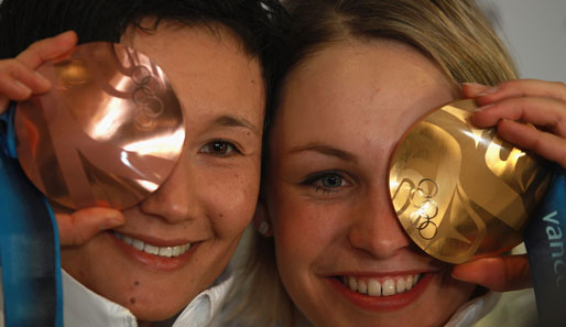 Simone Hauswald (l.) und Magdalena Neuner (r.) wollen sich in München feiern lassen