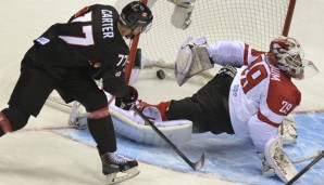 Jeff Carter (l.) gelang gegen Österreich ein lupenreiner Hattrick